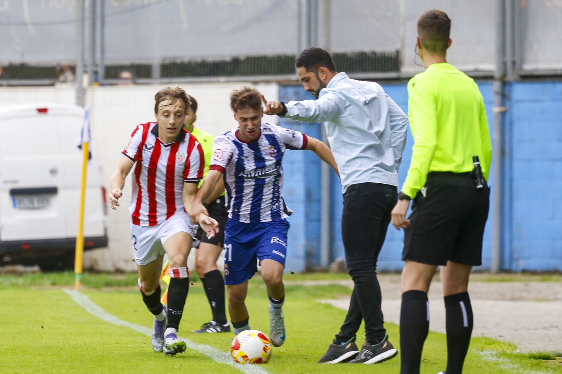 Las imágenes de la remontada del Real Avilés ante el Bilbao Athletic