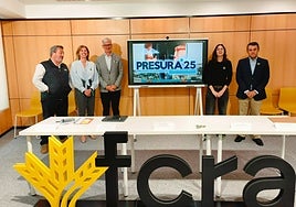 Joaquín Alcalde, Eva Pando, Marcos Niño, Cintia Ordóñez y Gustavo Pañeda, director de Comunicación y Re.