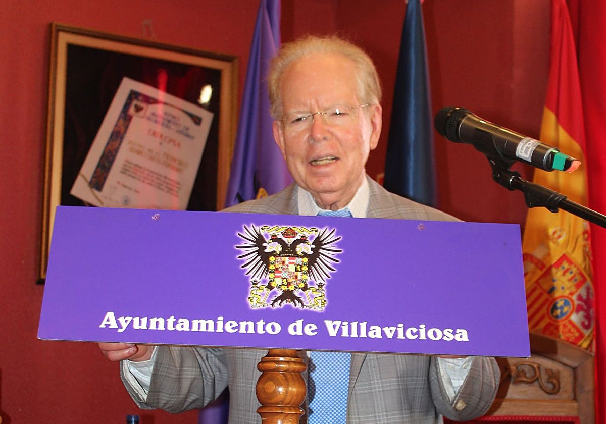 José Luis Corripio durante la entrega de Hijo Predilecto en Villaviciosa, 2022