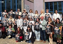 Representantes de Apymec y asociaciones en la presentación de la Noche Blanca de Corvera.