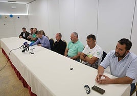 Representantes de las organizaciones del campo asturiano que han firmado el manifiesto conjunto.