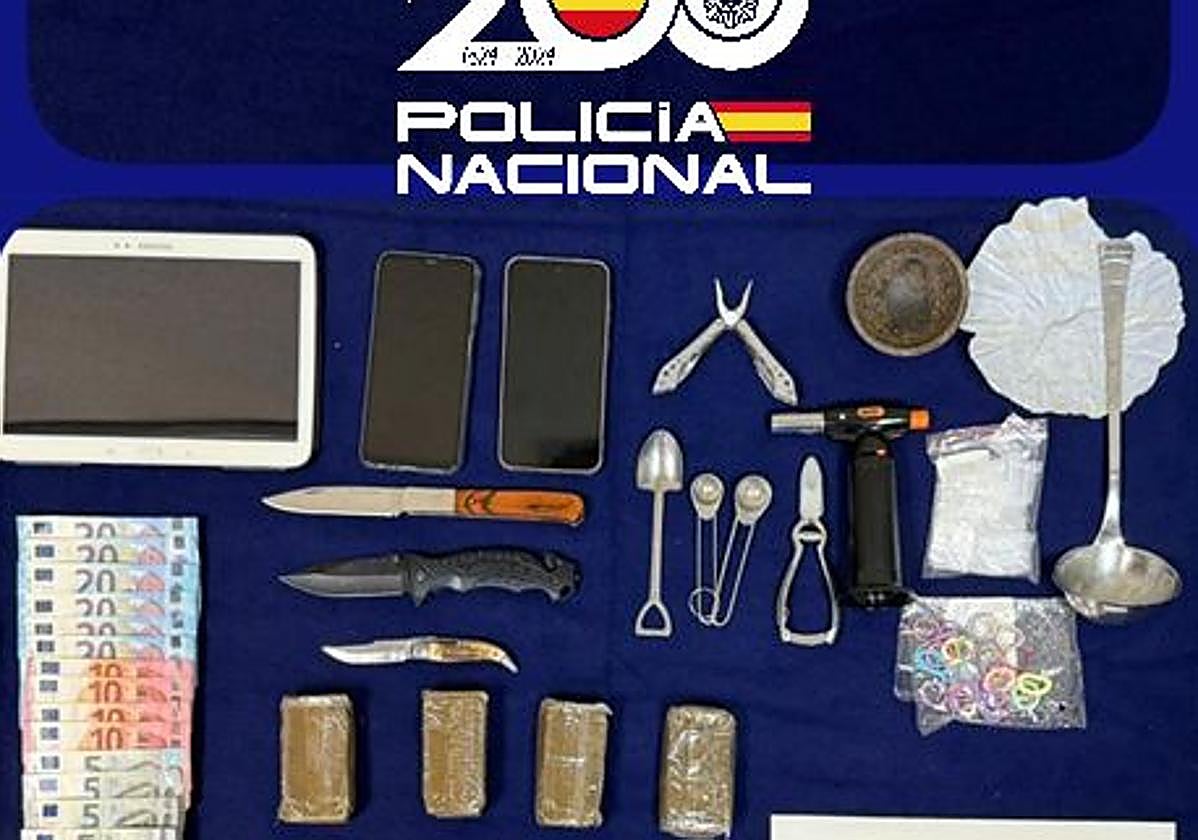 Parte del material incautado por la Policía.