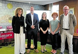 Lola Sebastián, Alberto de las Fuentes, Aroa Román, Laura Cordero y José Luis Menéndez.