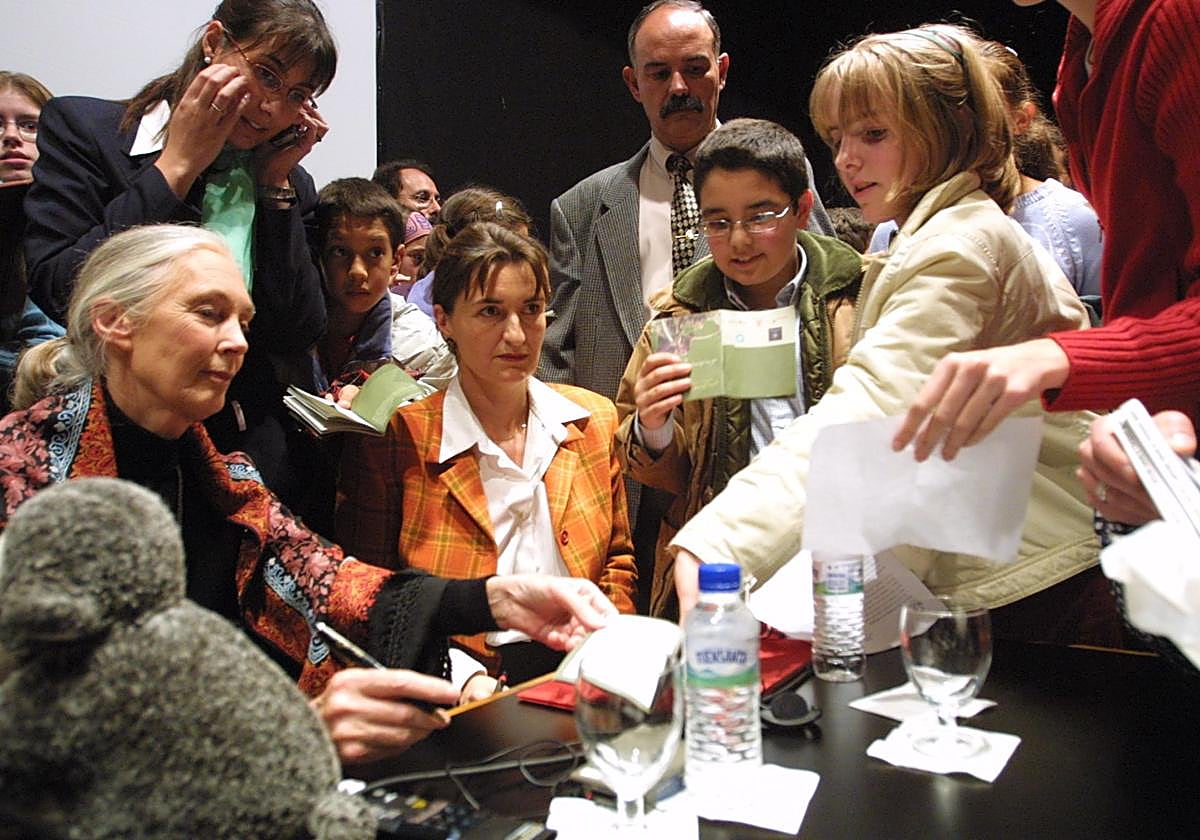 Jane Goodall en una de las actividades previas a la ceremonia de los premios Príncipe de Asturias 2003.