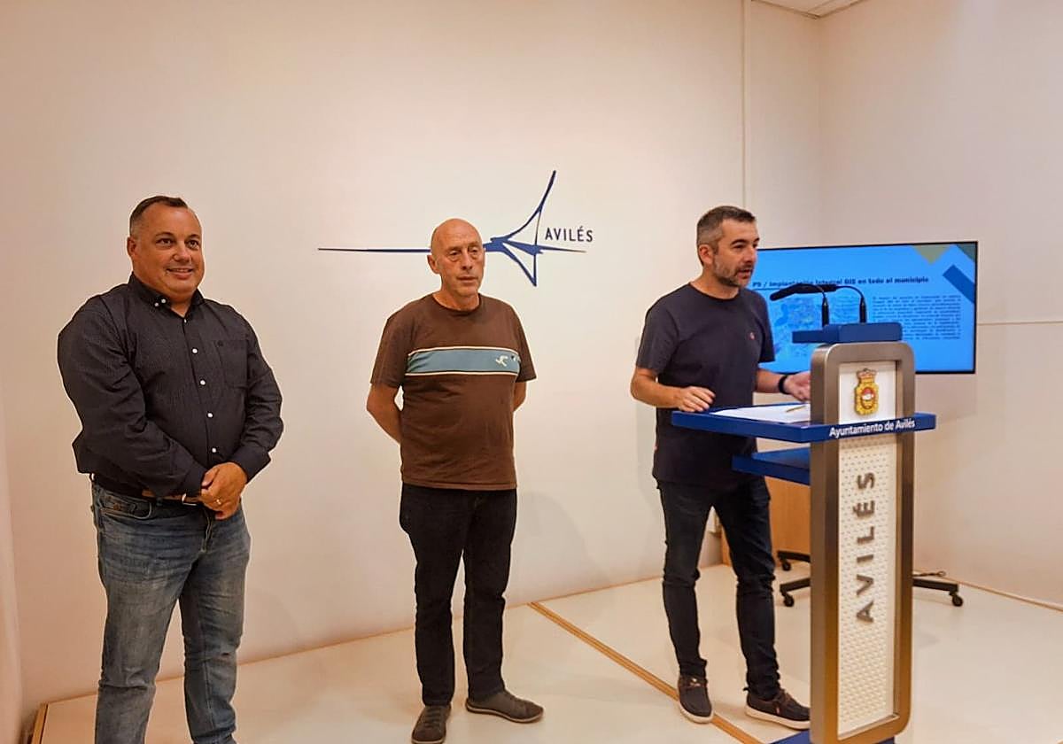Los proyectos los presentaron de forma conjunta Pelayo García, Agustín Medina y Manuel Campa, concejales de Urbanismo, Servicios Sociales y Desarrollo Urbano y Económico.