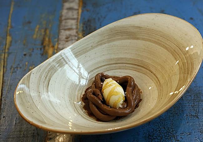 Chocolate, avellanas y AOVE, de Restaurante del Alba (Avilés)