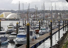 El puerto deportivo de Avilés enlaza la ría con la ciudad y eso es algo que le da puntos para seguir creciendo en numero de embarcaciones en tránsito.