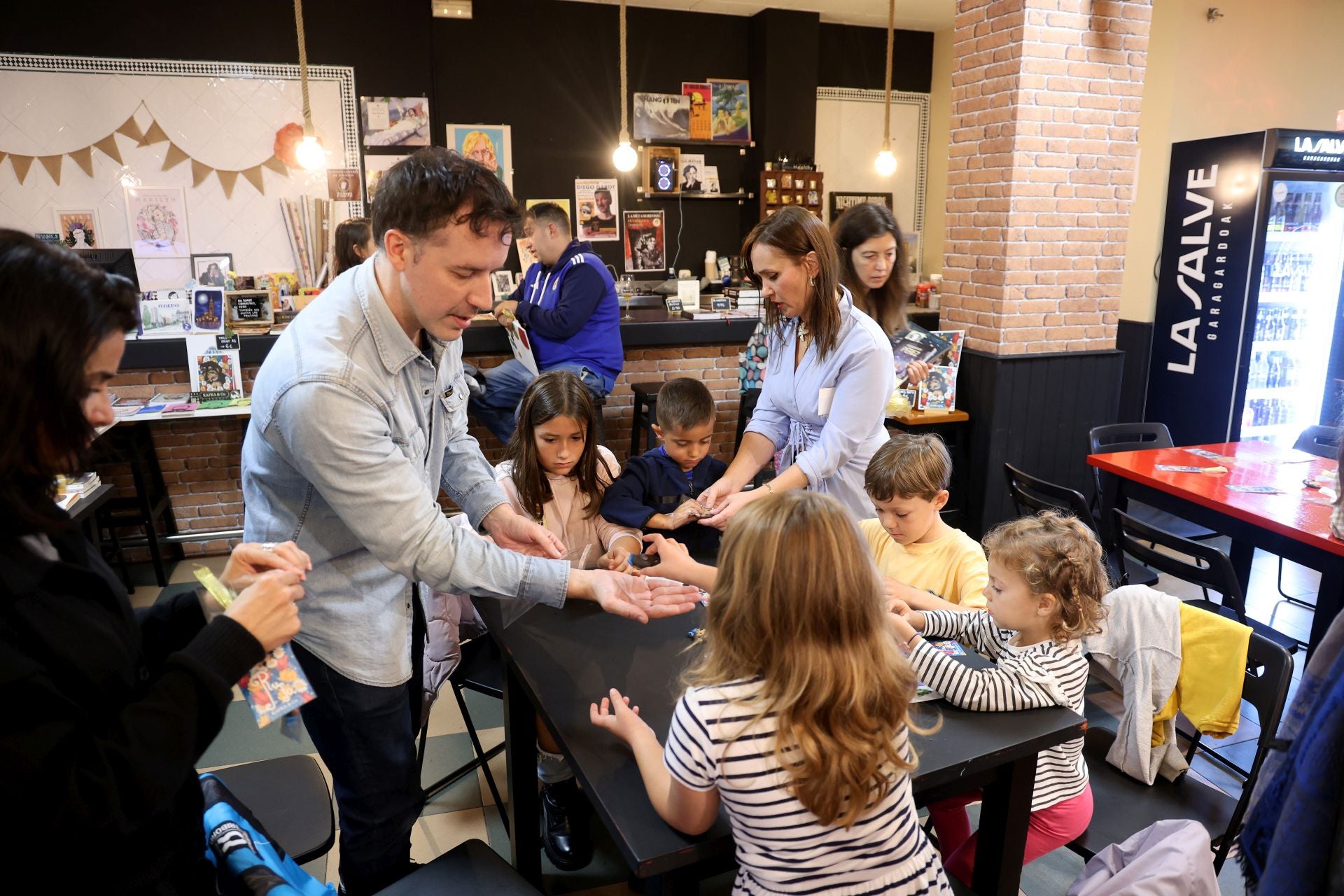 Oviedo brilla en su Noche Blanca, en imágenes