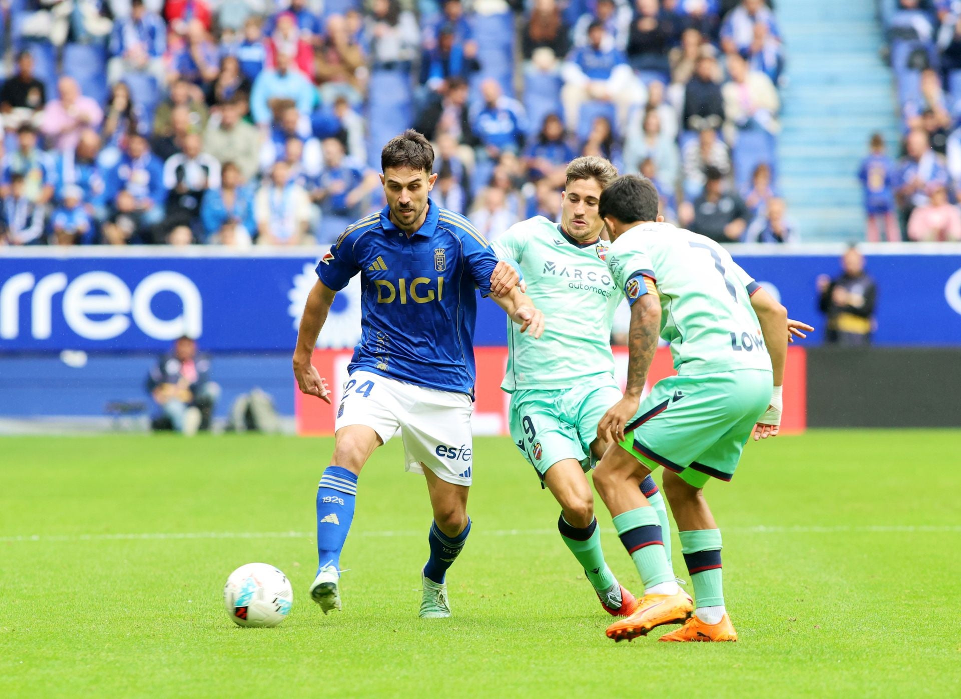 Las mejores jugadas del Real Oviedo 0-2 Levante, en imágenes