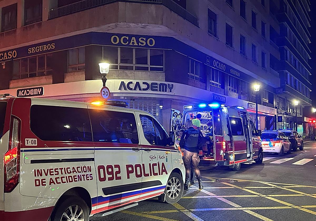 El herido fue atendido por personal sanitario.