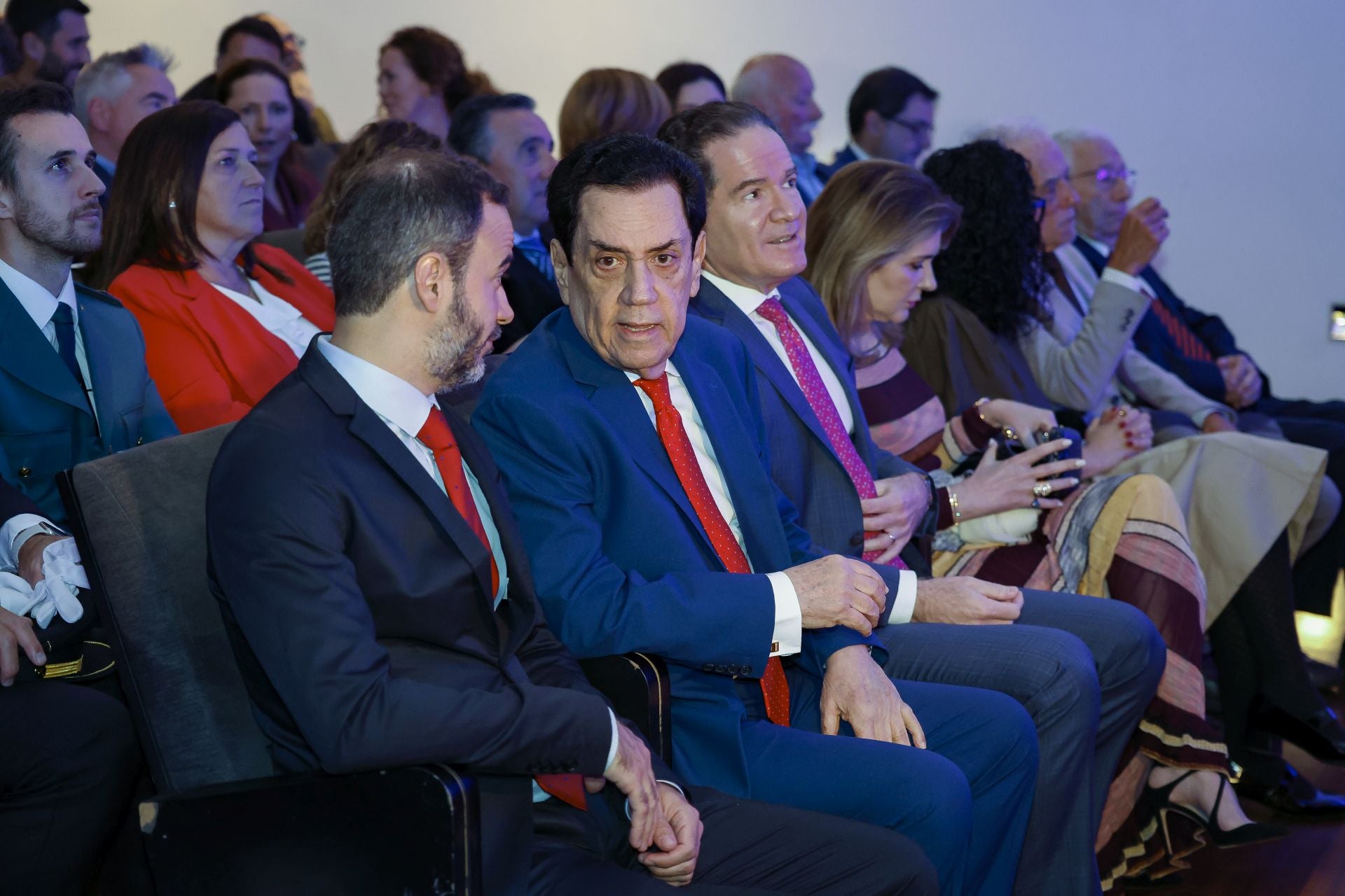 Así fue la presentación de la Fundación Corripio Alonso en el teatro Riera de Villaviciosa