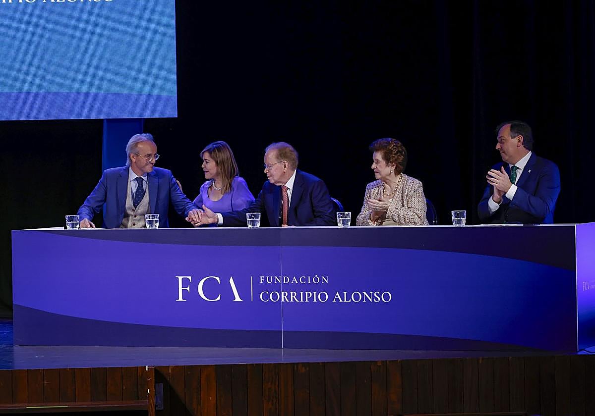 Así fue la presentación de la Fundación Corripio Alonso en el teatro Riera de Villaviciosa