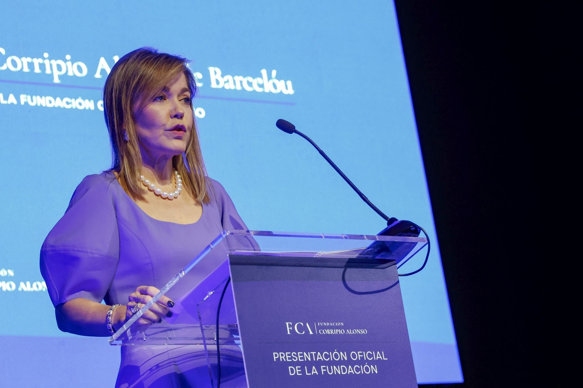 Así fue la presentación de la Fundación Corripio Alonso en el teatro Riera de Villaviciosa