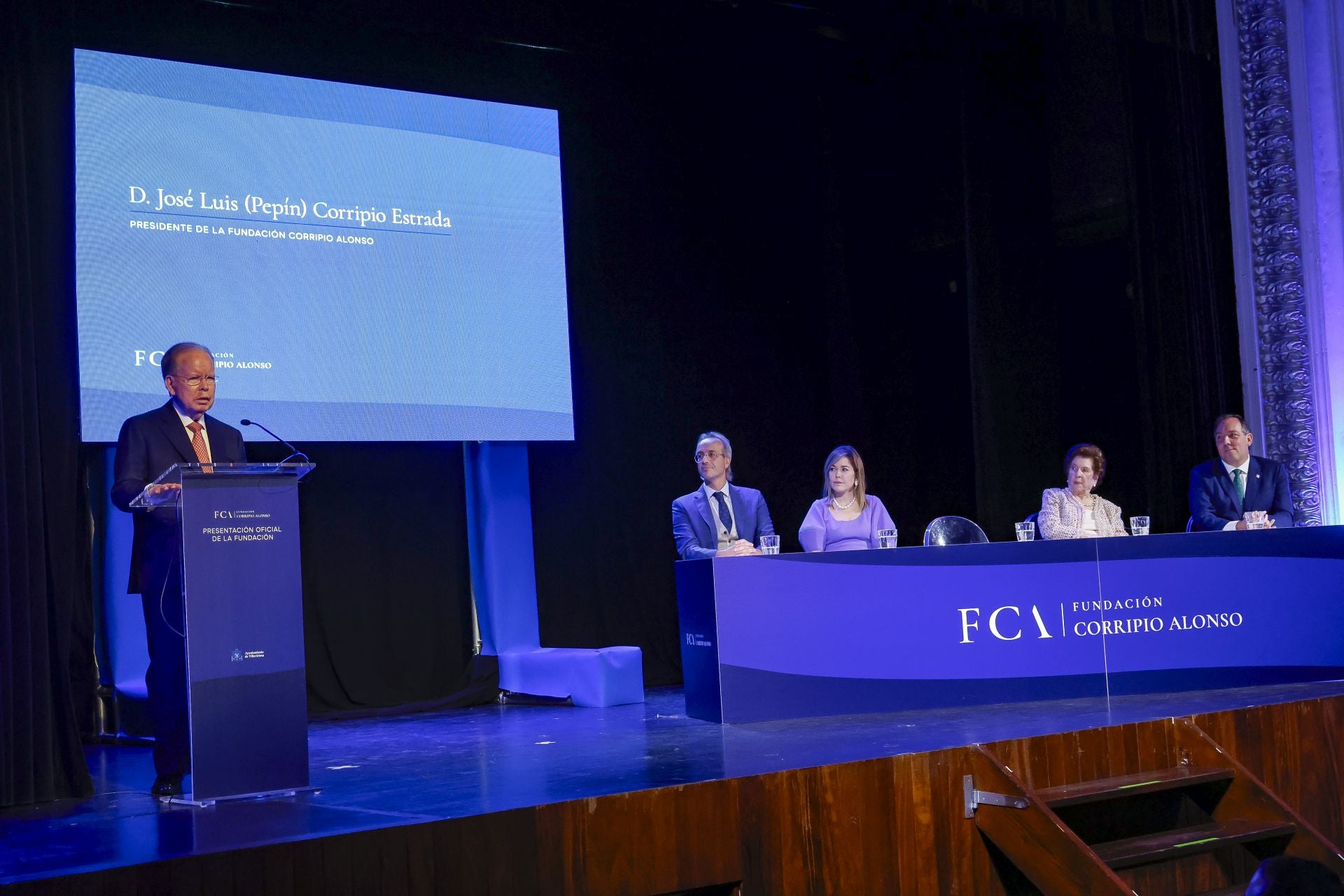 Así fue la presentación de la Fundación Corripio Alonso en el teatro Riera de Villaviciosa