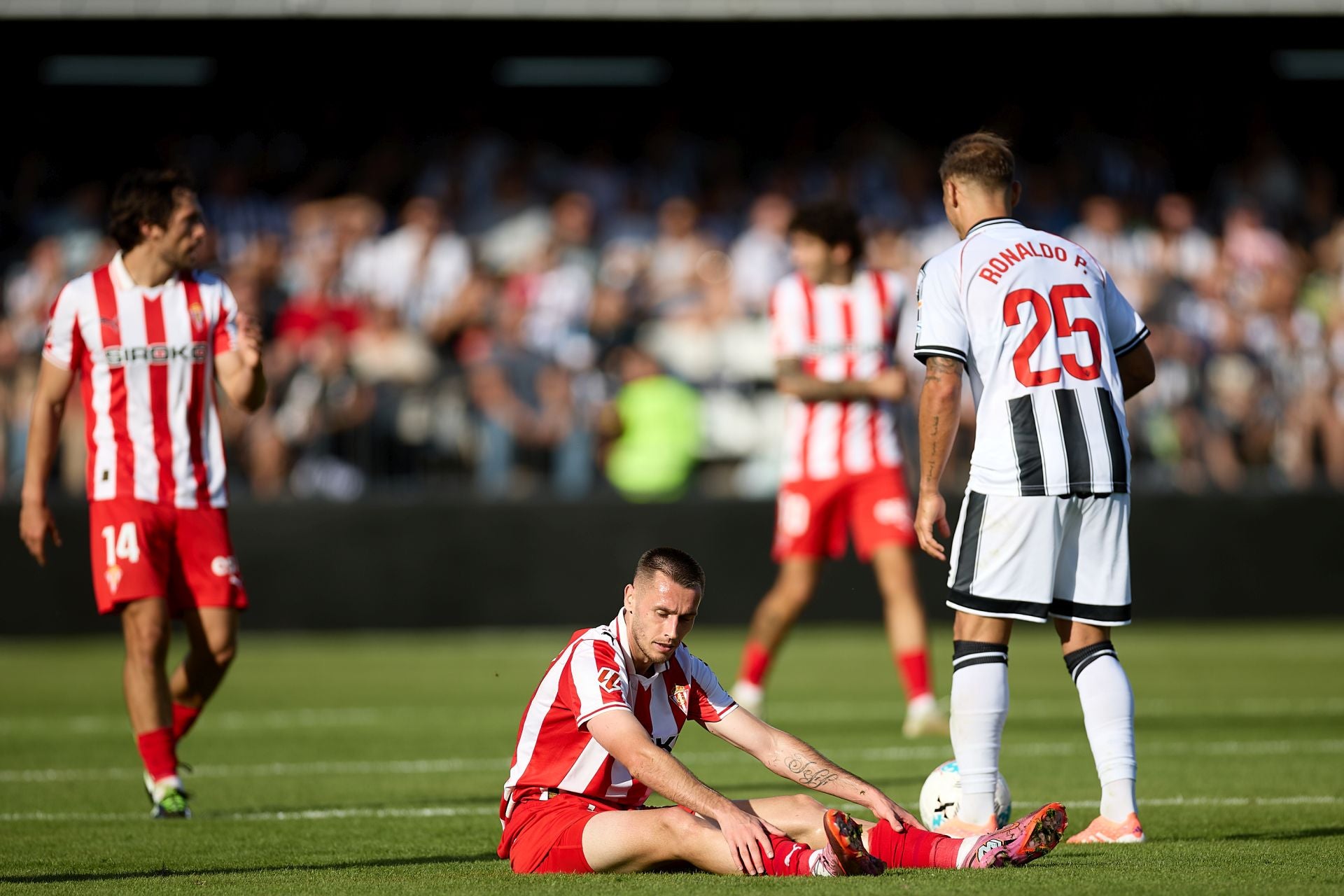 Las mejores jugadas del Castellón-Sporting, en imágenes