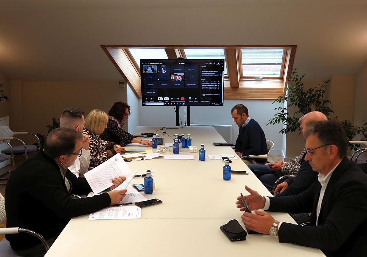 Una reunión de la Federación Asturiana de Concejos.