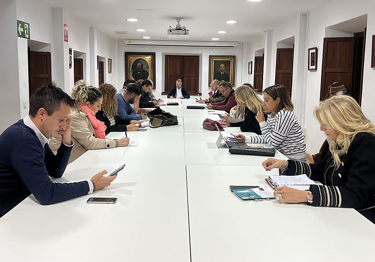 Comisión informativa de Hacienda, Innovación, Patrimonio y Recursos Humanos de Siero, este lunes.