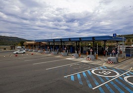 Cabinas de peaje del Huerna.