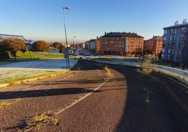 El enlace de La Corredoria a la AS-II, cerrado desde hace seis años.