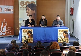 Amanda Vanesa Montoya, Eva Rodríguez y Adolfo Gabarri, en la presentación de la exposición.