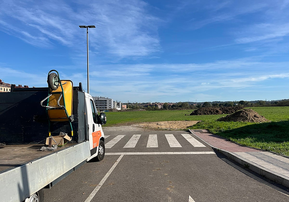 Zona donde se encuentran desarrollando ya los primeros trabajos de ampliación del bulevar de Lugones.