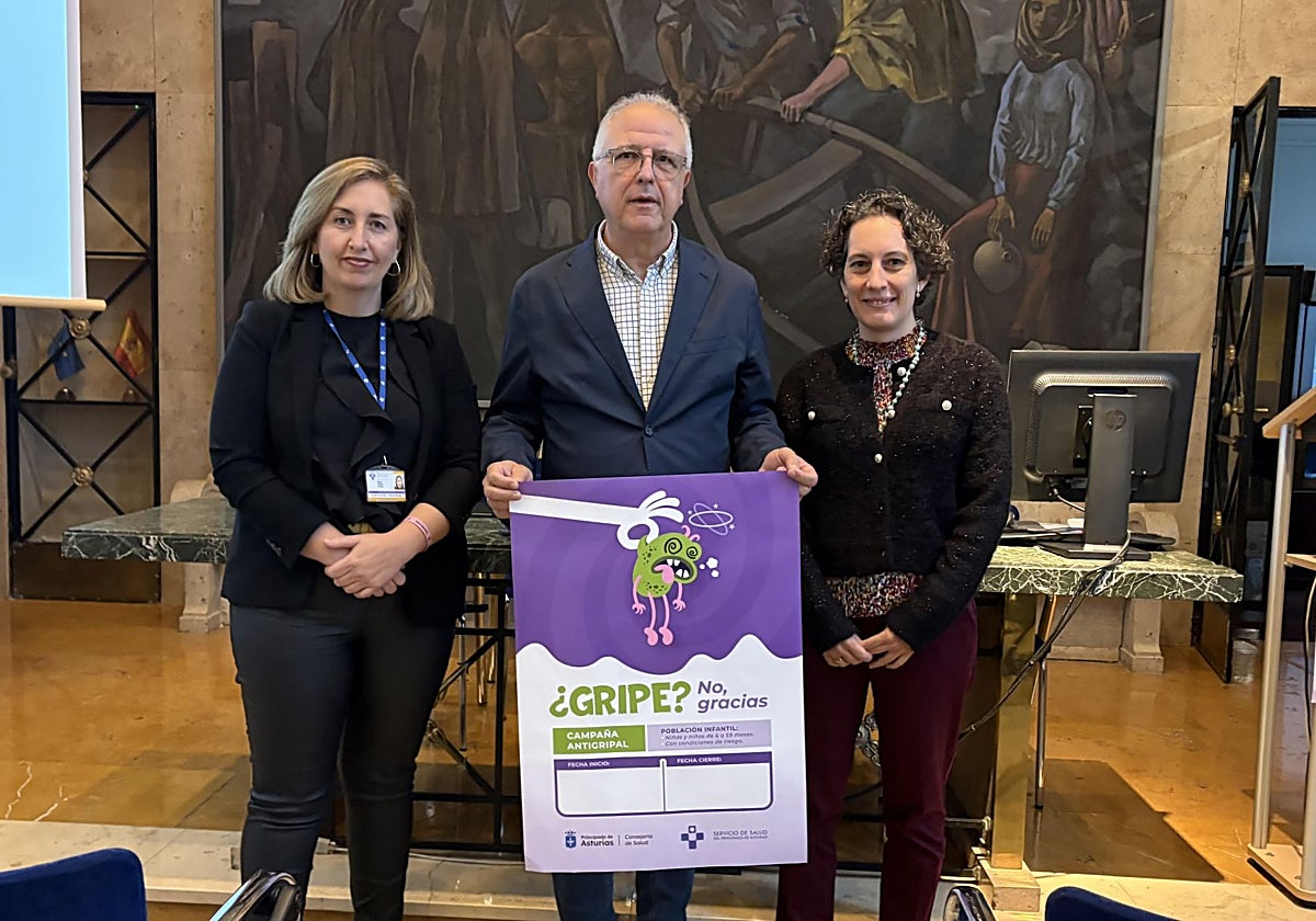 Marta Huerta, Ángel López y Ana Fernández, durante la presentación de la campaña de vacunación.