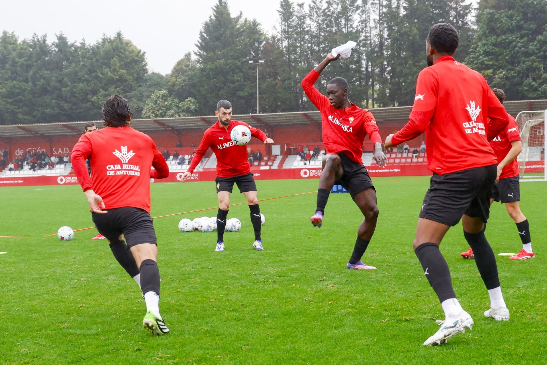 Así ha sido el primer día de Borja Jiménez, nuevo entrenador del Sporting de Gijón