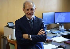 Gabriel Bernal, Fiscal Superior de Asturias, en su despacho en Oviedo.