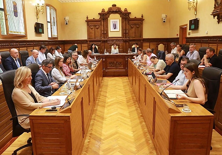 Pleno en el Ayuntamiento de Gijón del 8 de octubre de 2025