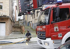 Alarma en El Coto al arder la casa de una vecina problemática