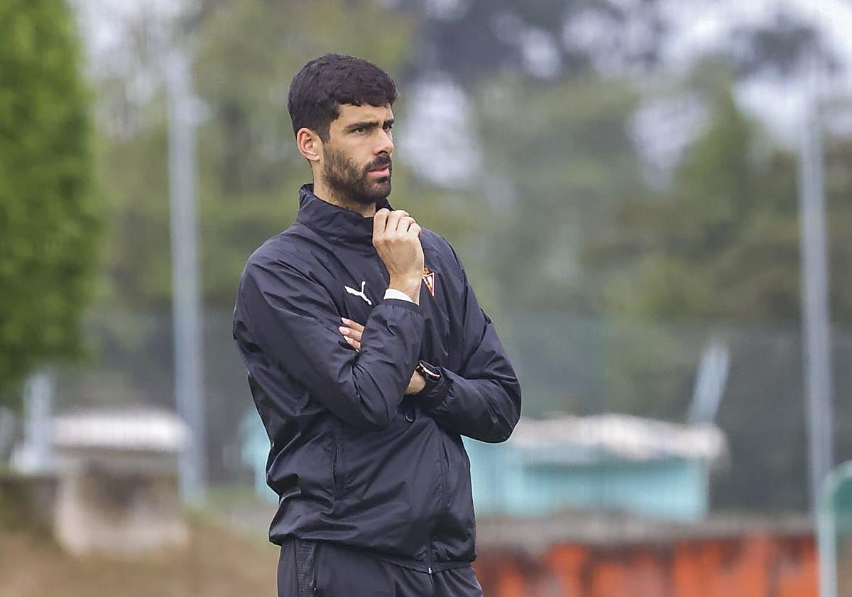 Carlos Castroagudín, en la sesión de este jueves en Mareo.