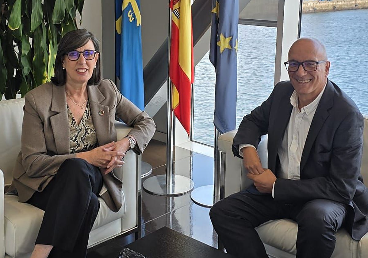 Nieves Roqueñí (Autoridad Portuaria) y Enrique Jáimez (Cluster TIC).