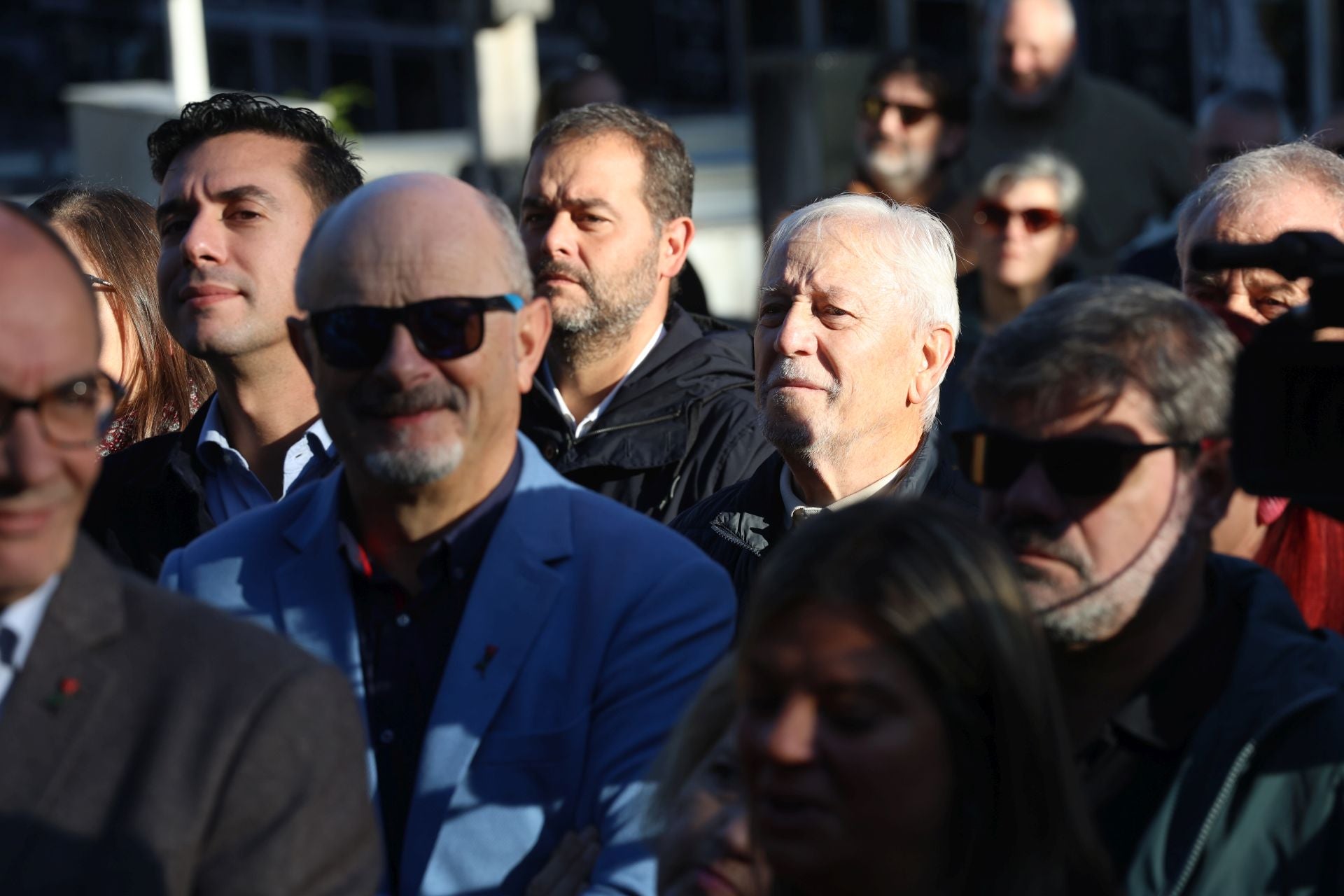 Emotivo homenaje a José Barreiro: «Cumplimos su deseo de regresar a Asturias»