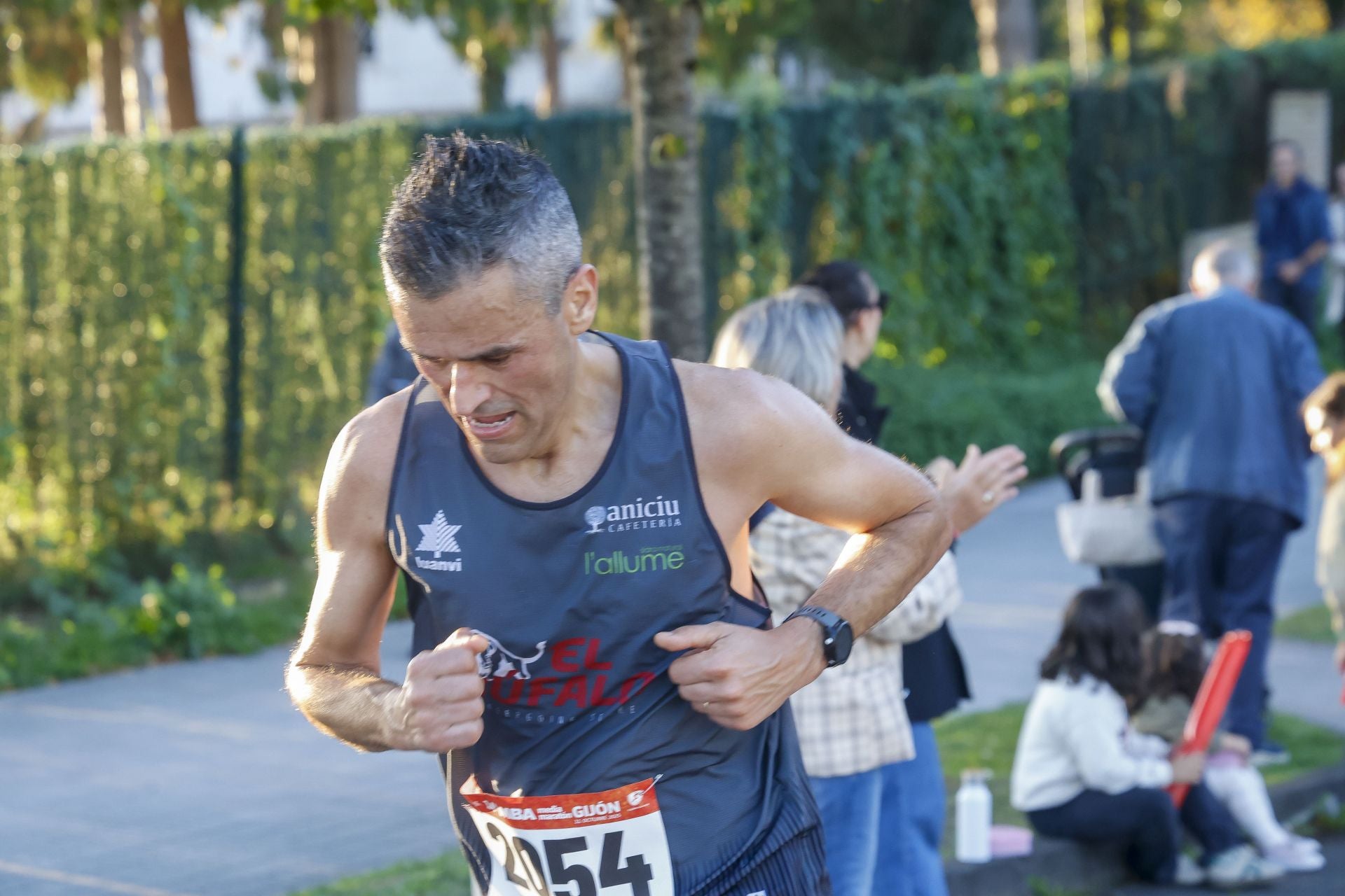 ¿Participaste en la Media Maratón de Gijón? ¡Búscate en las fotos! (1)