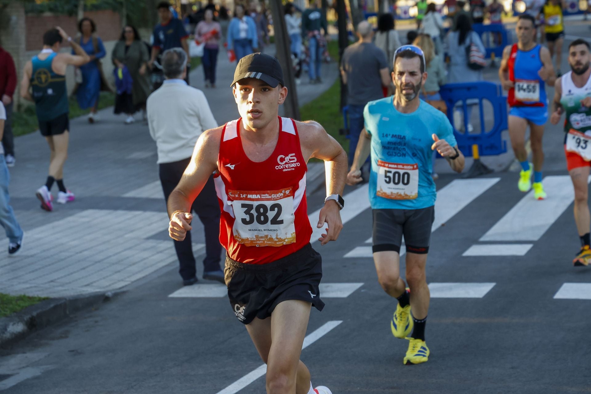 ¿Participaste en la Media Maratón de Gijón? ¡Búscate en las fotos! (2)