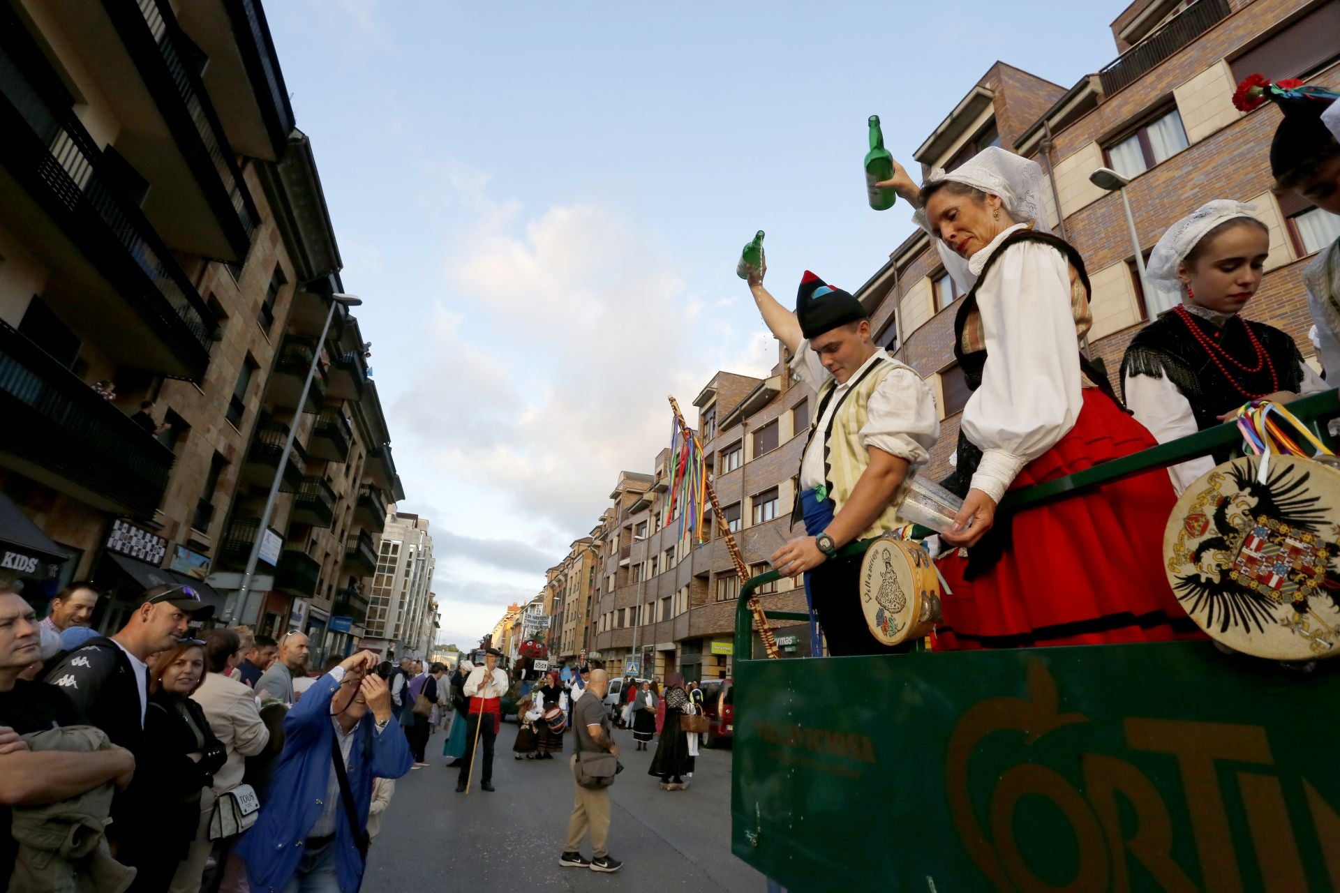 Estas son las carrozas que desfilaron en Villaviciosa