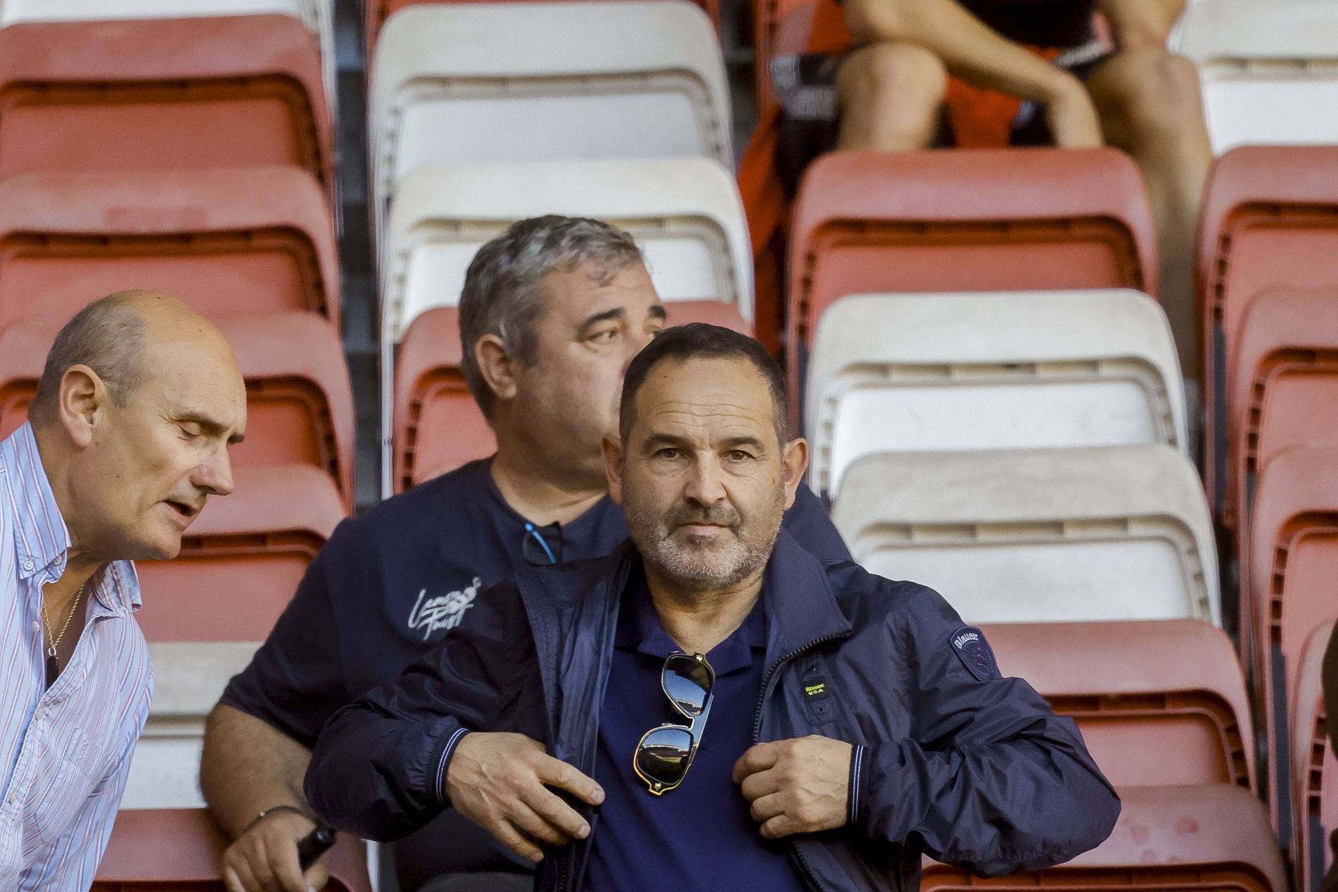 ¿Estuviste viendo el Sporting de Gijón - Racing de Santander? ¡Búscate en las fotos de El Molinón!