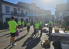 Partcipantes en la carrera contra el cáncer en Villaviciosa..