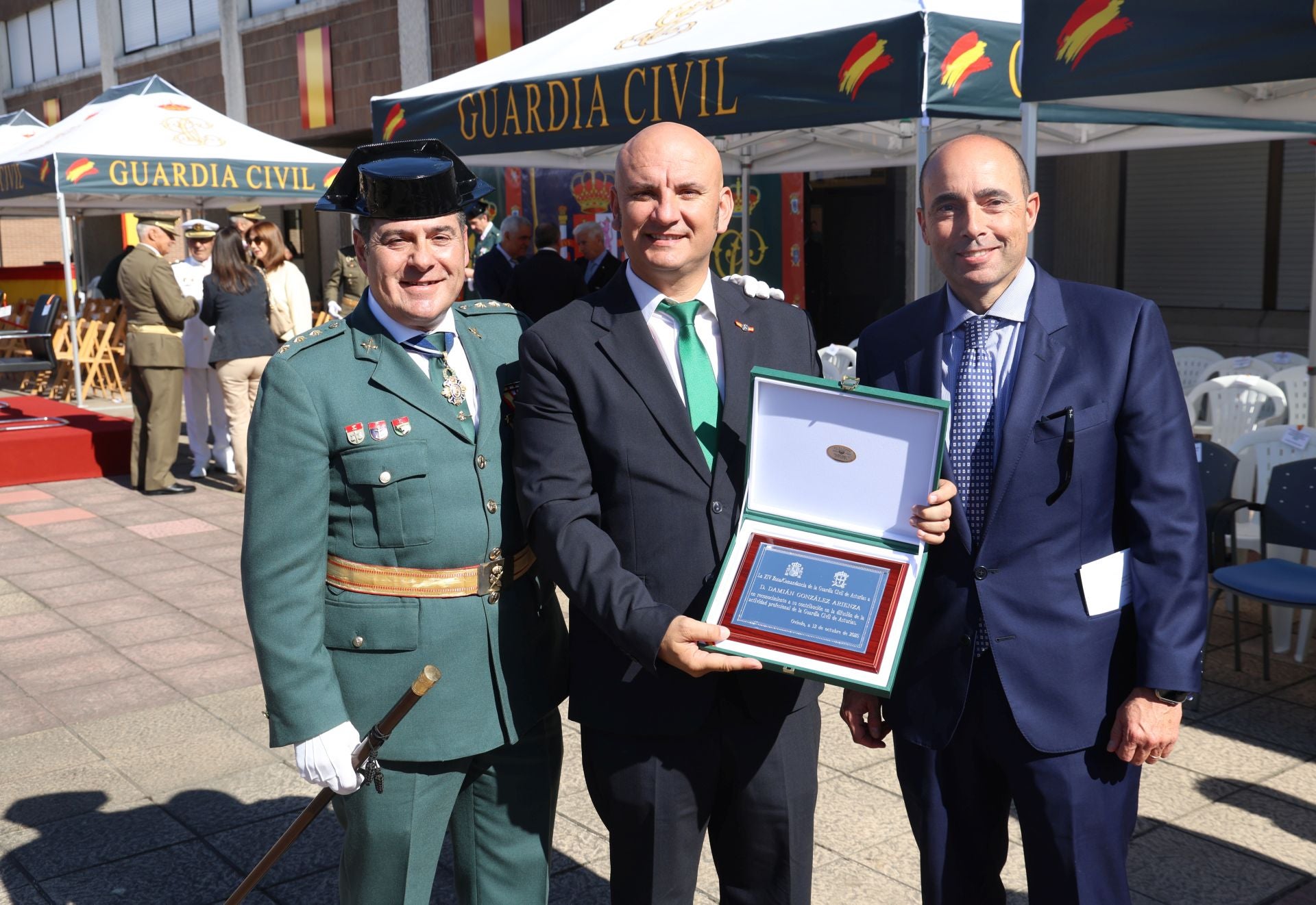 Un día para hacer balance y celebrar: las imágenes del Día del Pilar en Oviedo