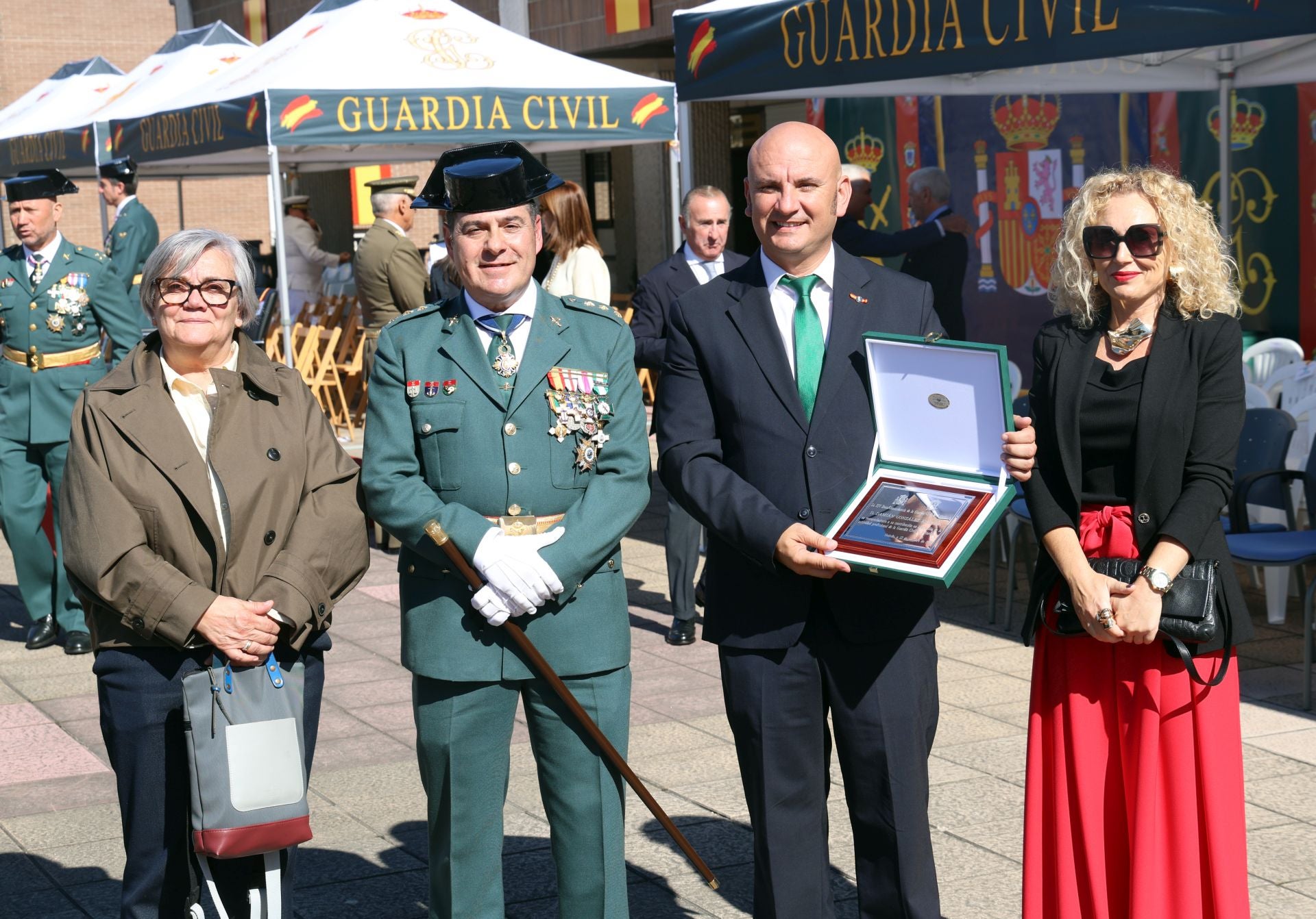 Un día para hacer balance y celebrar: las imágenes del Día del Pilar en Oviedo