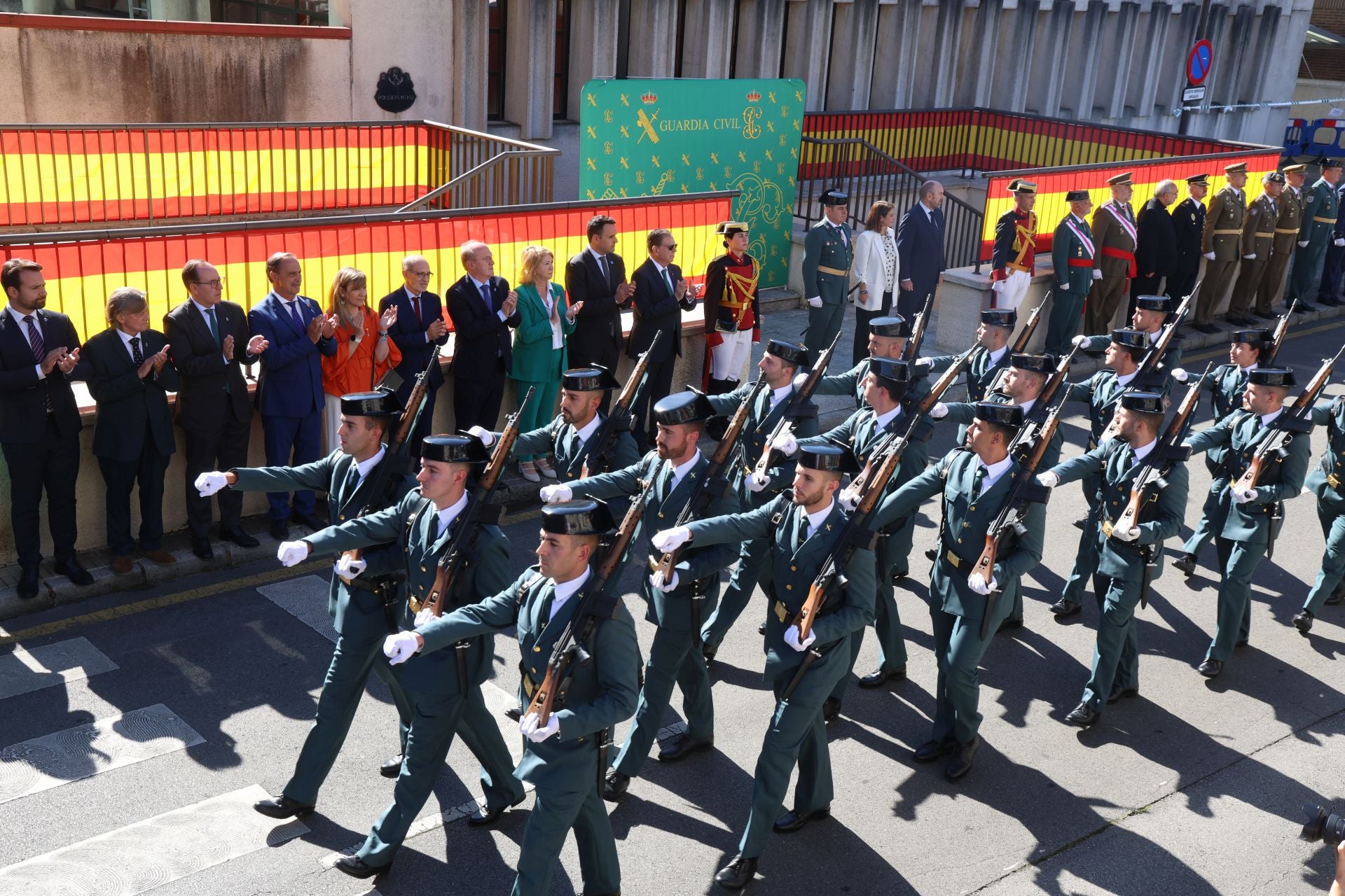 Un día para hacer balance y celebrar: las imágenes del Día del Pilar en Oviedo