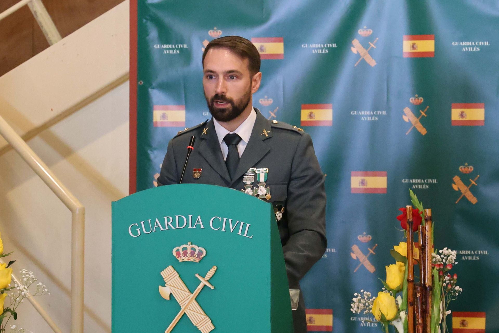 La Guardia Civil honra en Avilés a la patrona del cuerpo