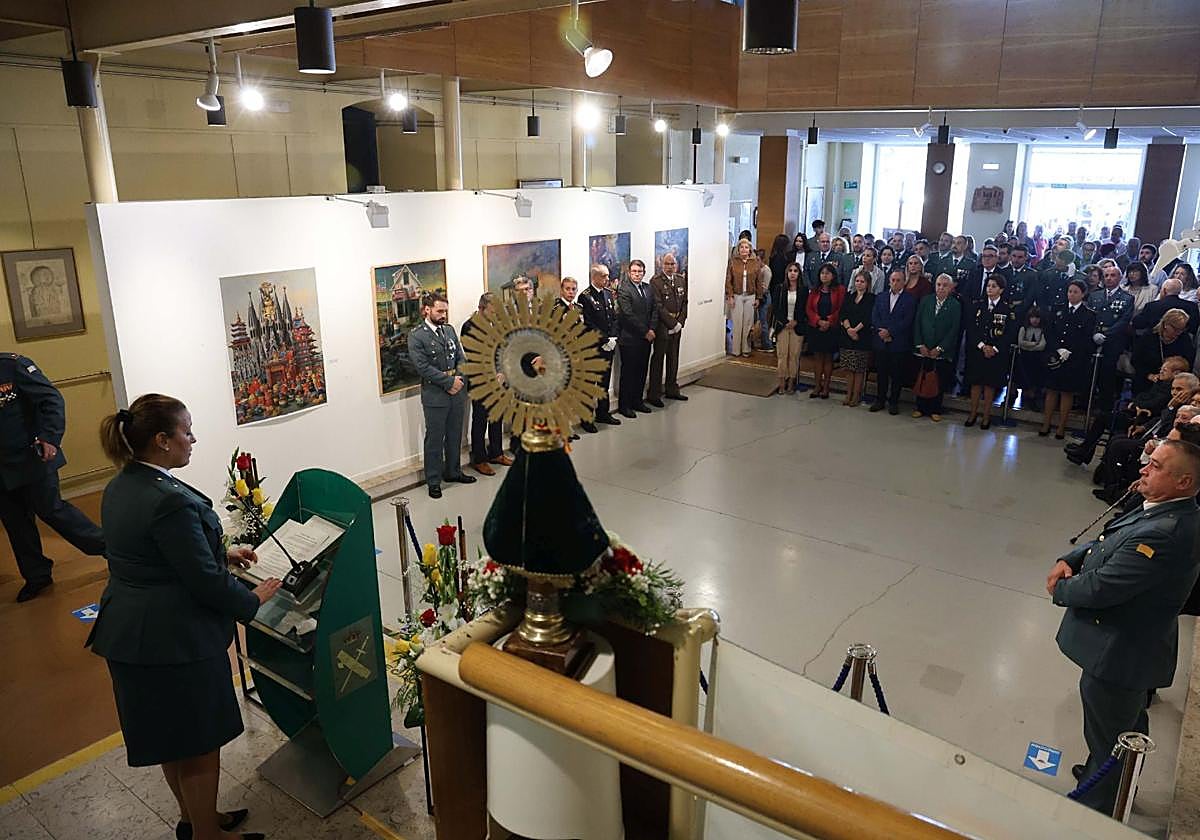 La Guardia Civil honra en Avilés a la patrona del cuerpo