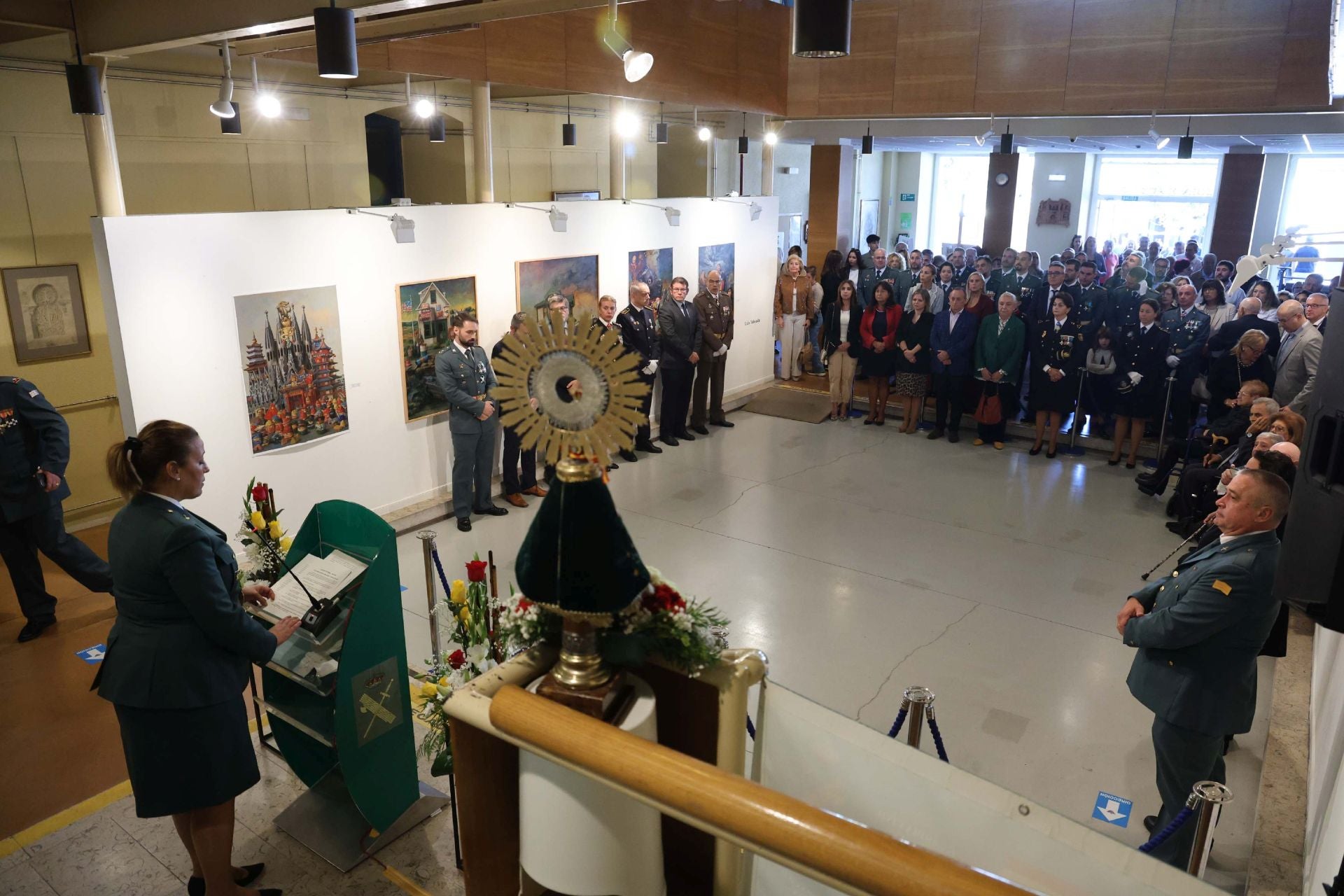 La Guardia Civil honra en Avilés a la patrona del cuerpo