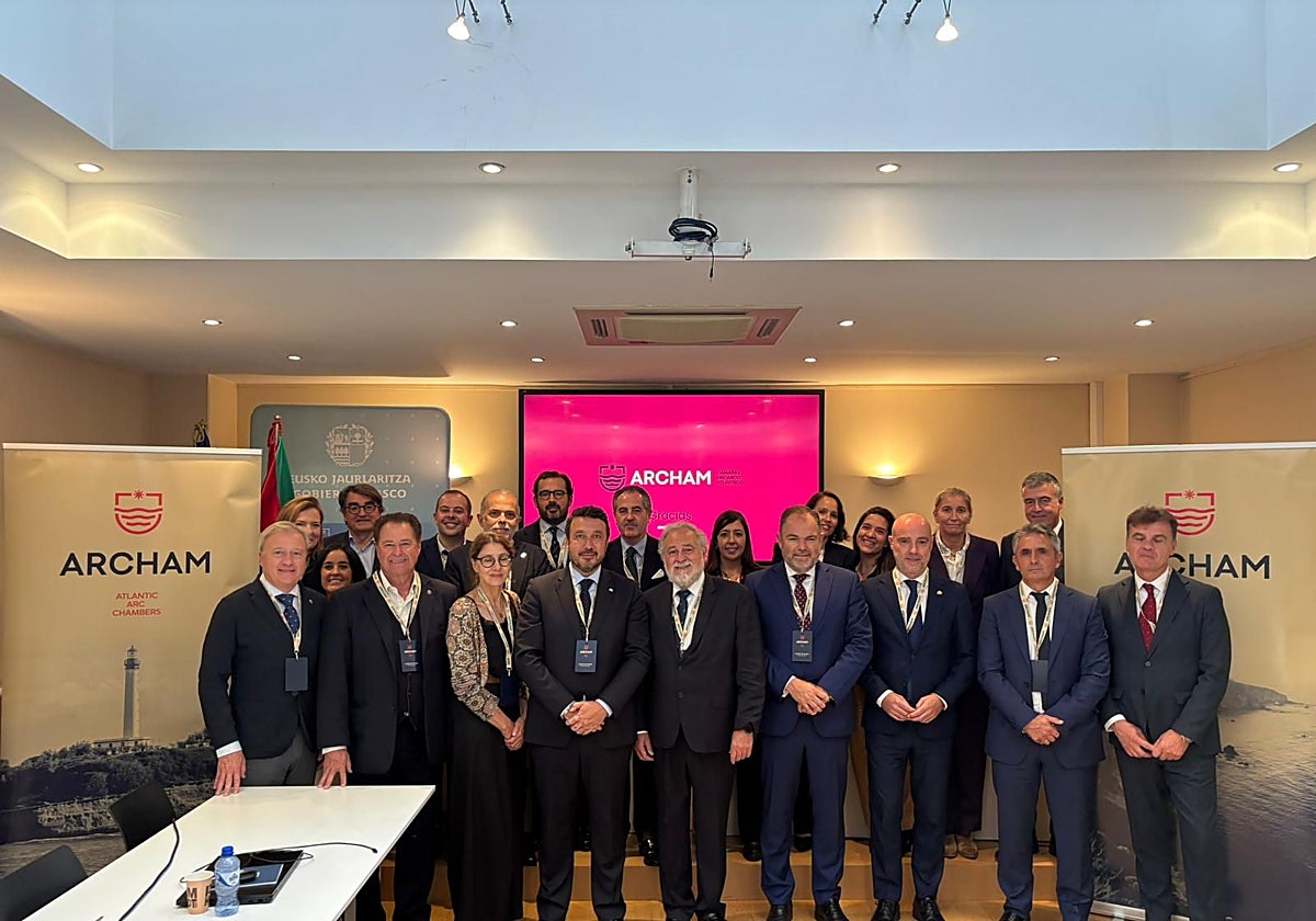 Foto de familia de los representantes camerales hoy en Bruselas