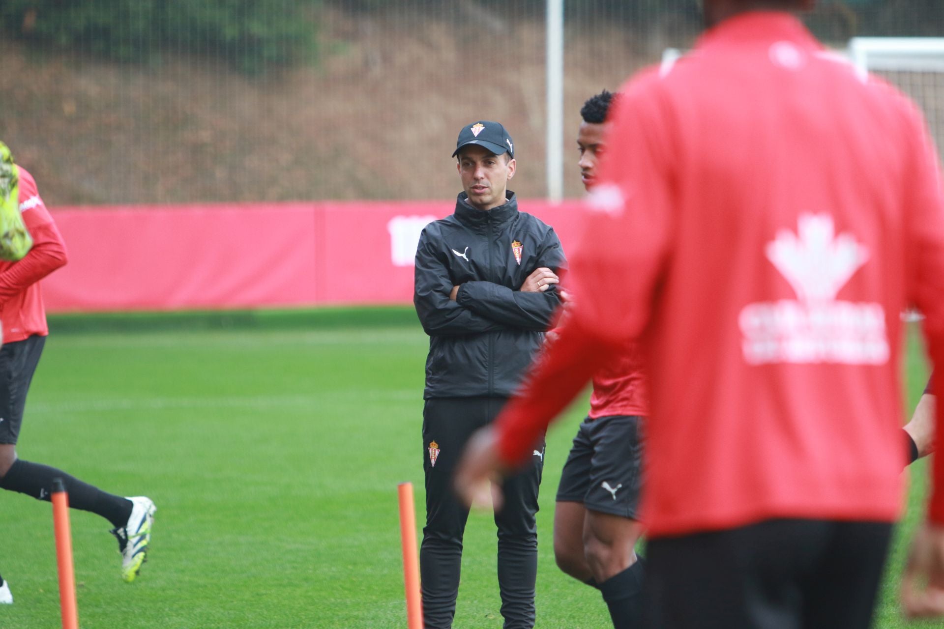 La resaca del Sporting de Gijón-Racing de Santander: así fue el entrenamiento el día después