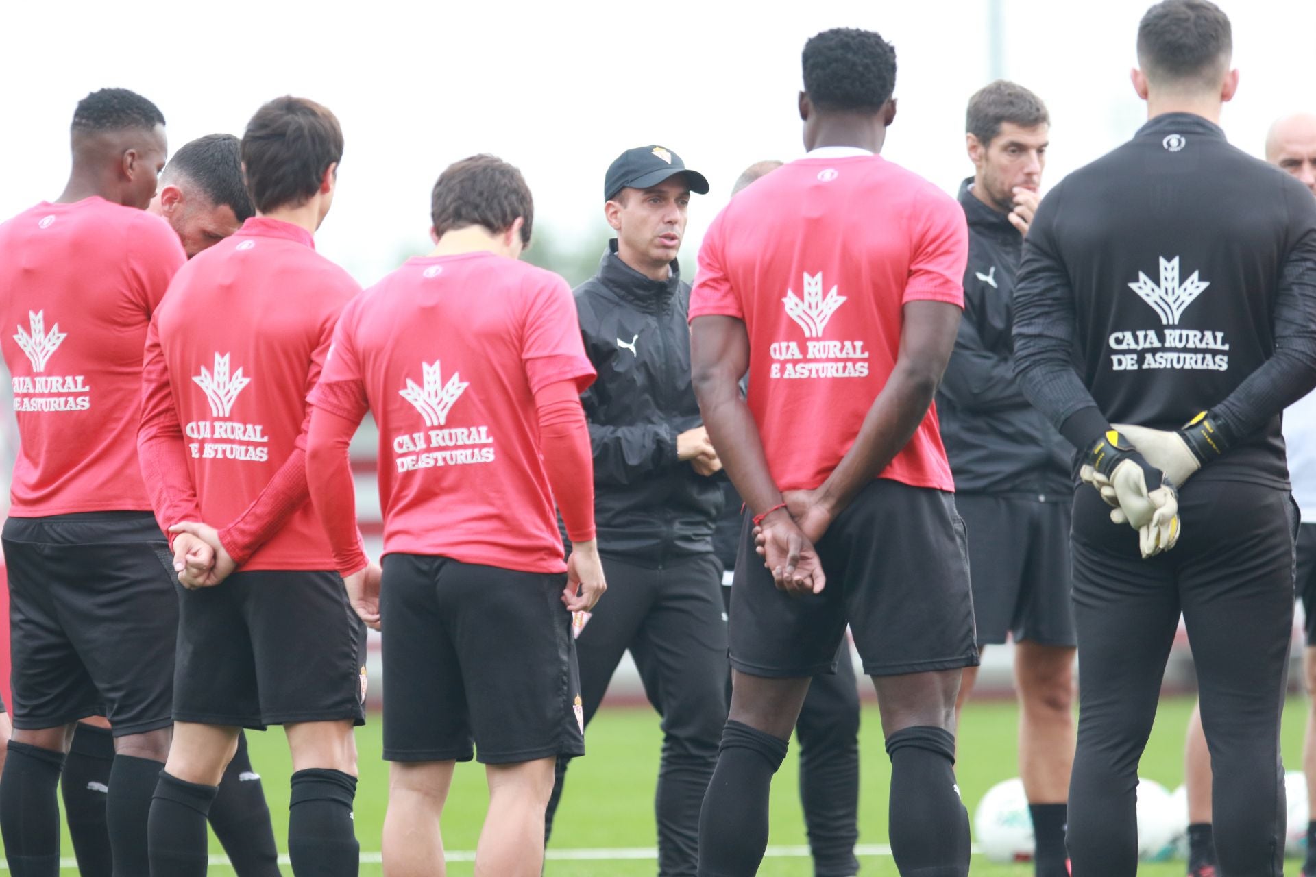 La resaca del Sporting de Gijón-Racing de Santander: así fue el entrenamiento el día después