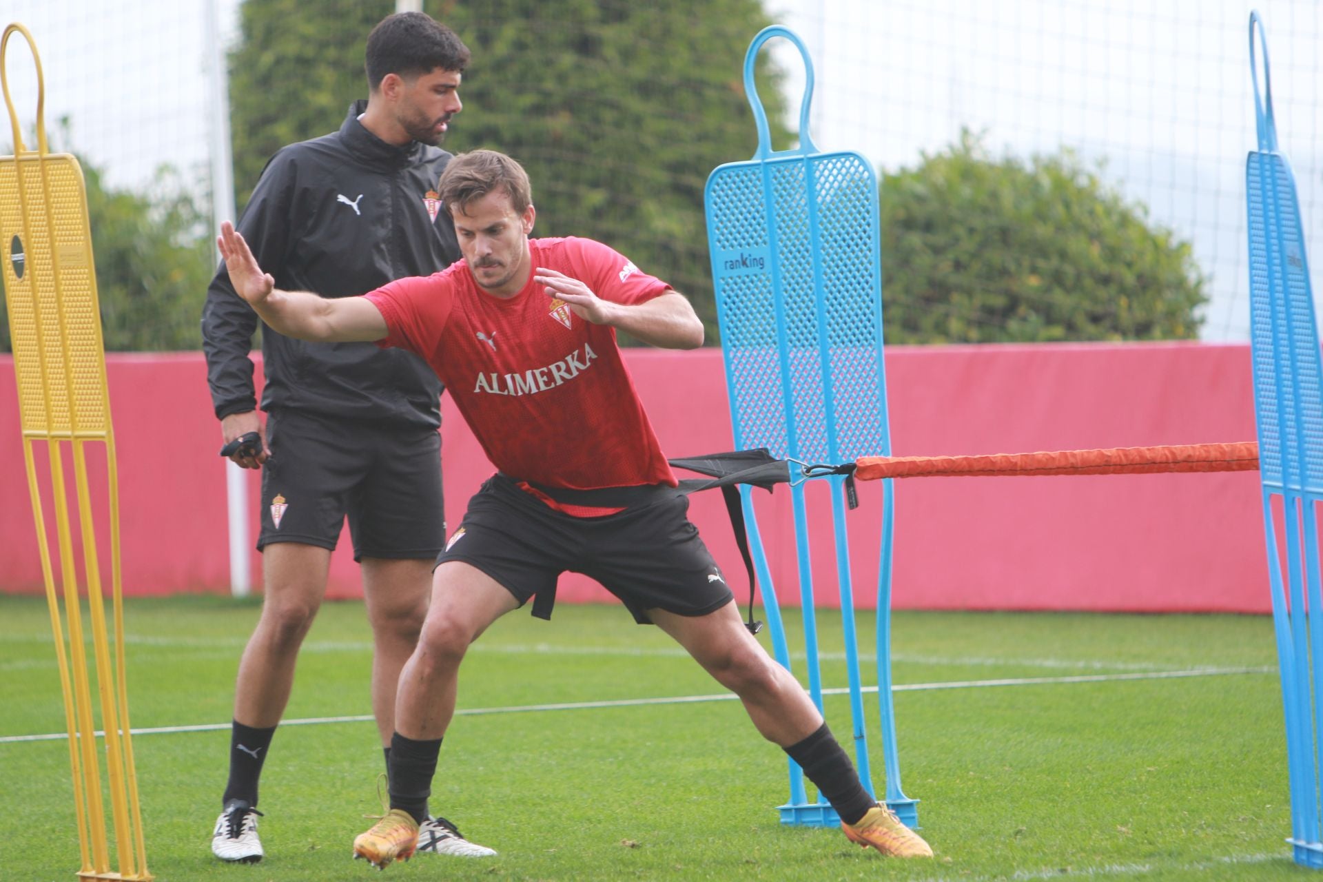 La resaca del Sporting de Gijón-Racing de Santander: así fue el entrenamiento el día después