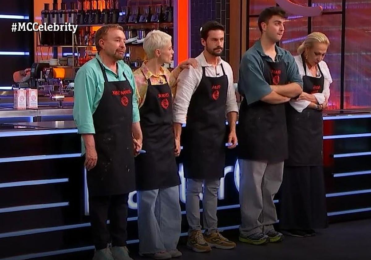 Parada, Soraya, Alejo, Juanjo y Rosa Benito en 'MasterChef Celebrity 10', antes del veredicto final.