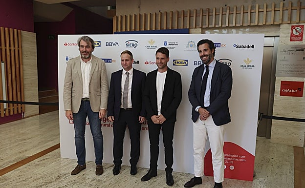 La actual directiva con antiguos responsables de AJE.